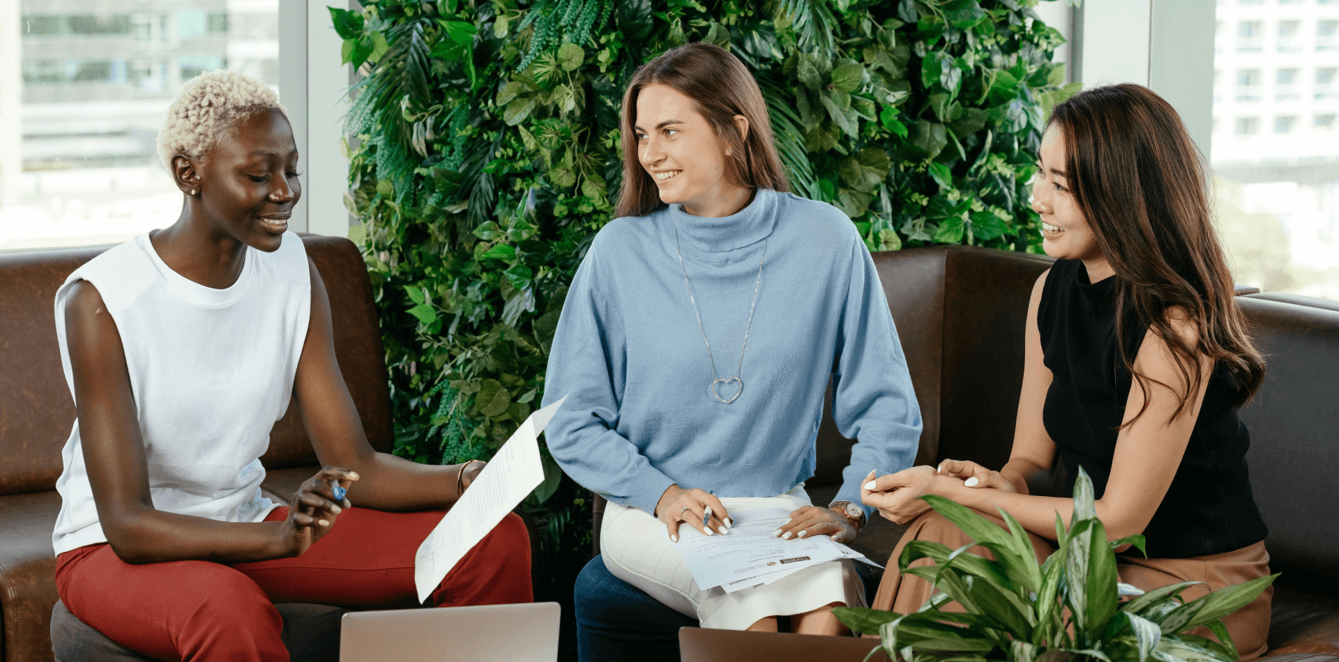 Equipo de Codificable trabajando en soluciones digitales